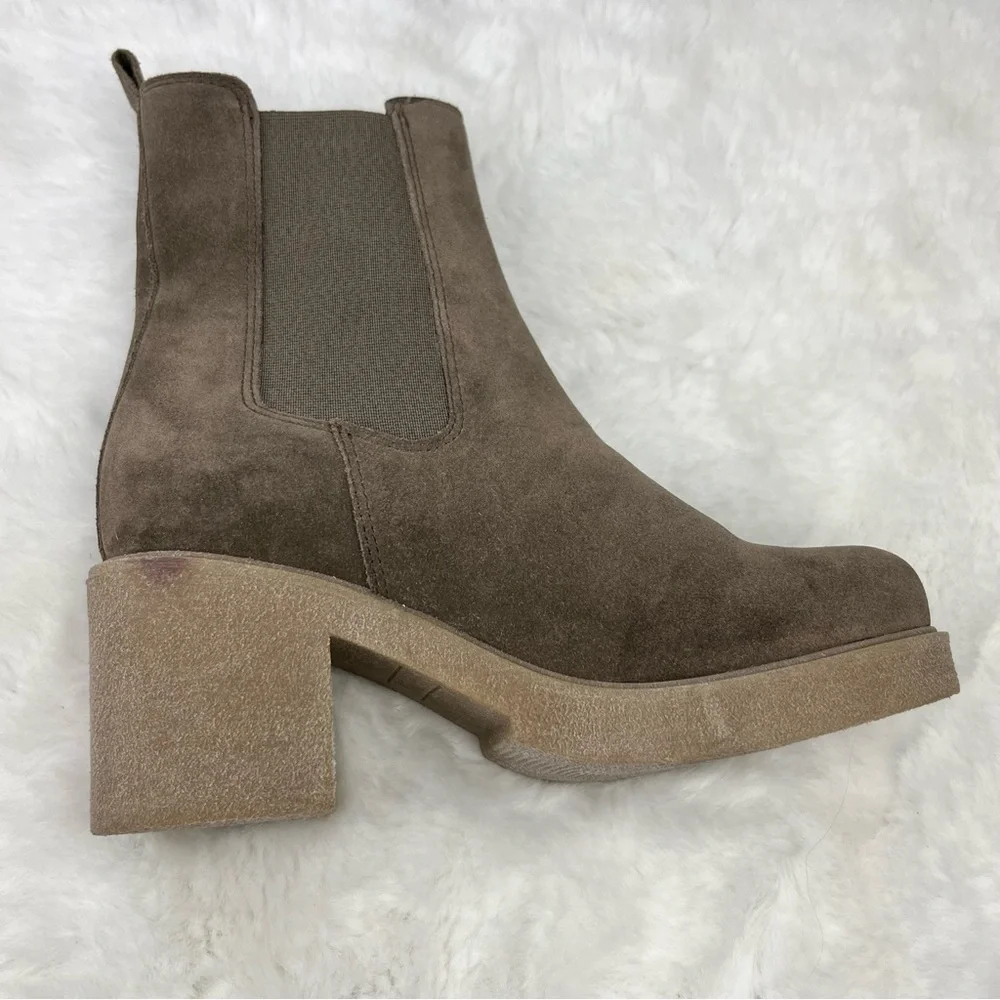 NEW LA CANADIENNE Zaine Waterproof Chelsea Boot Stone Oiled Suede Chunky Sz 5.5 - Picture 4 of 15